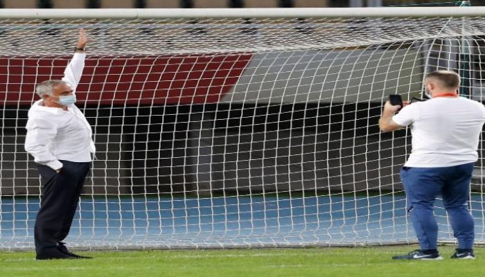 مورينيو يعلق على “فضيحة العارضة” في مباراة توتنهام بالدوري الأوروبي